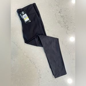 *NEW* Under Armour leggings